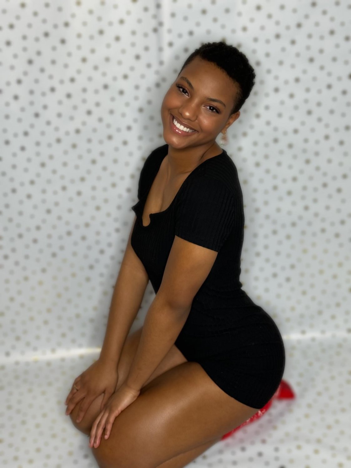 Short hair ebony 21 #Dc0r7dW4