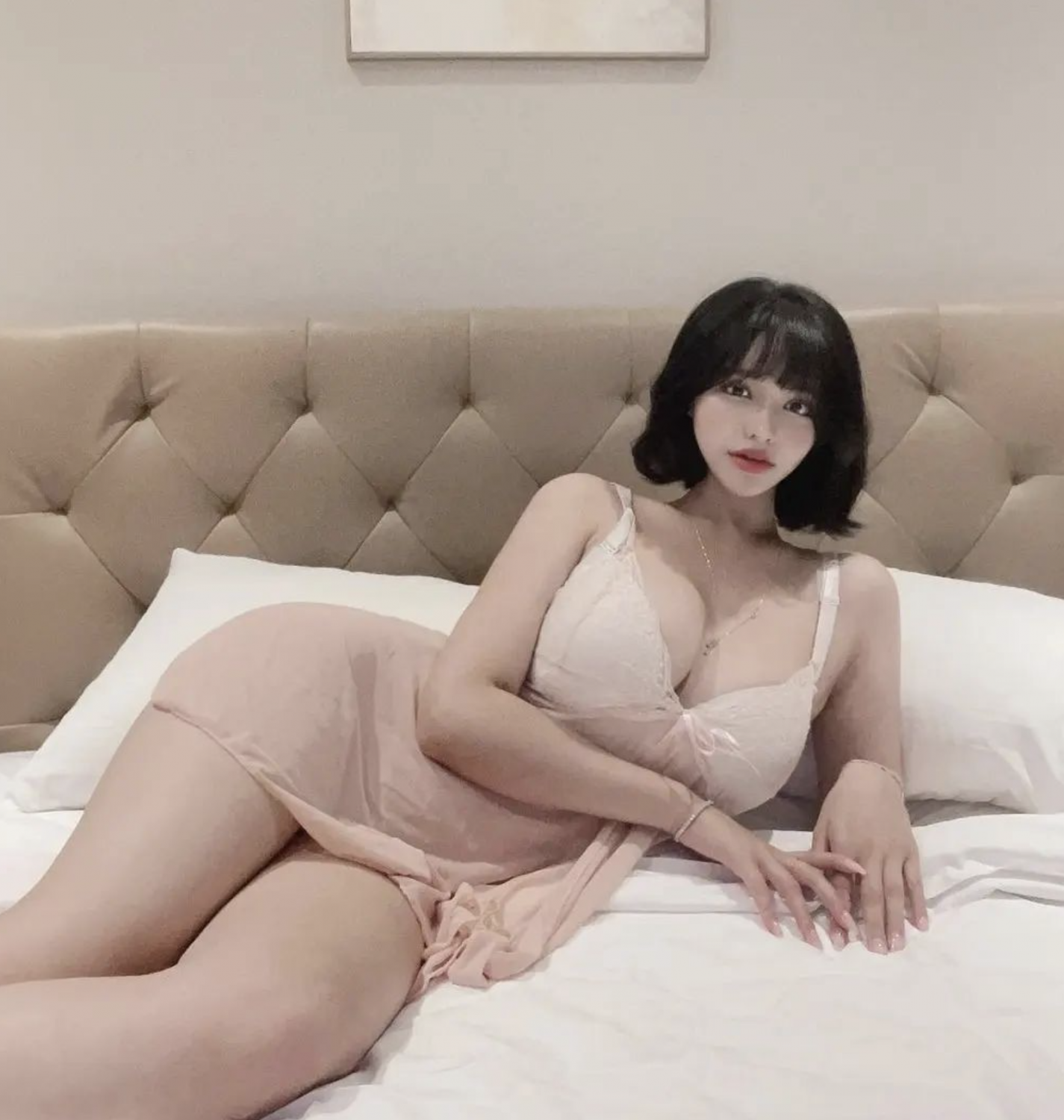 Banned Korean Bj girl goes naked #GxeEQHLJ