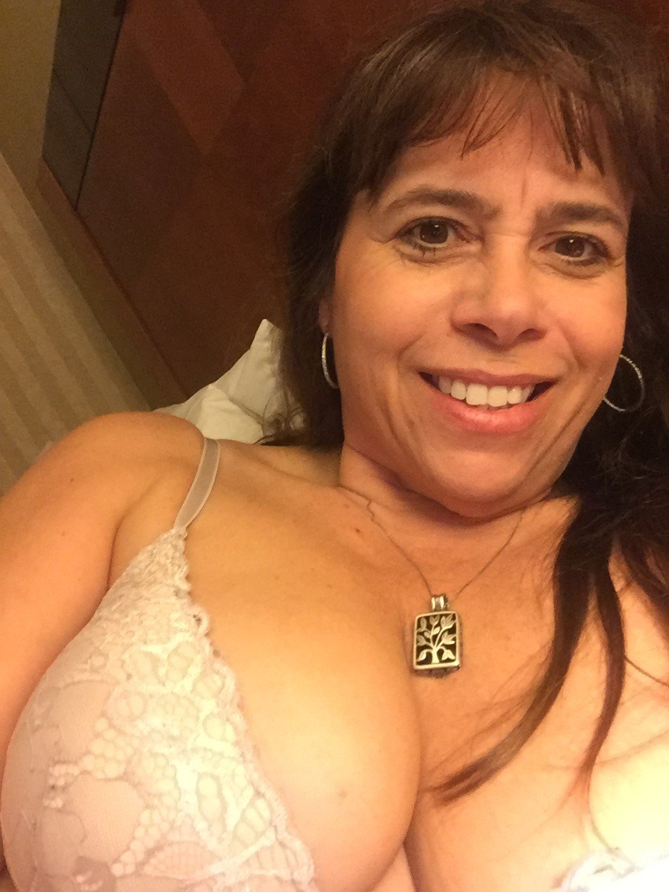 Latina Granny Opens her Massive Cunt #dnP7Bwic