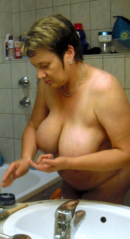 Mature With Big Saggy Tits Exposed #RpHJBgRC