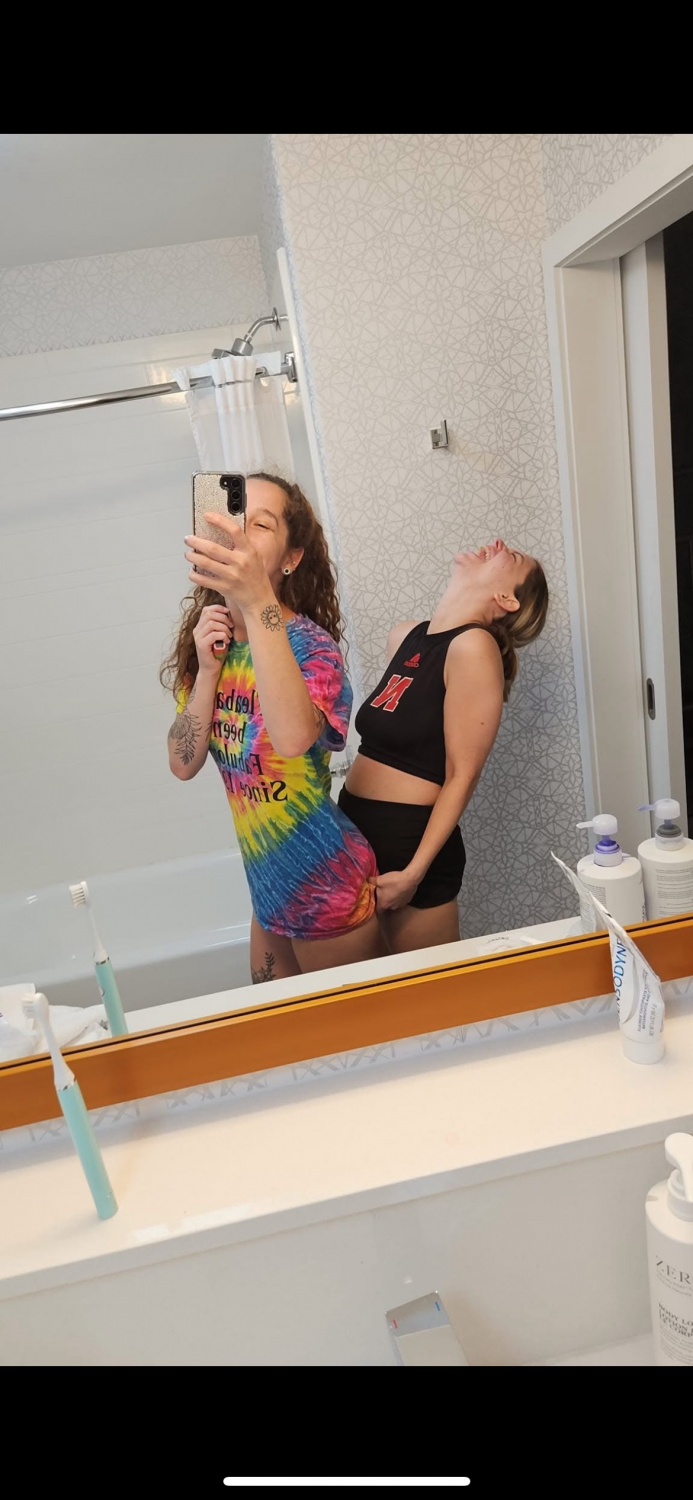 Followers girlfriend begging to be used. #MoLXLRSa