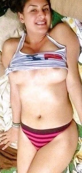 Sexy Latina Shows Off #LZ8FtKQd