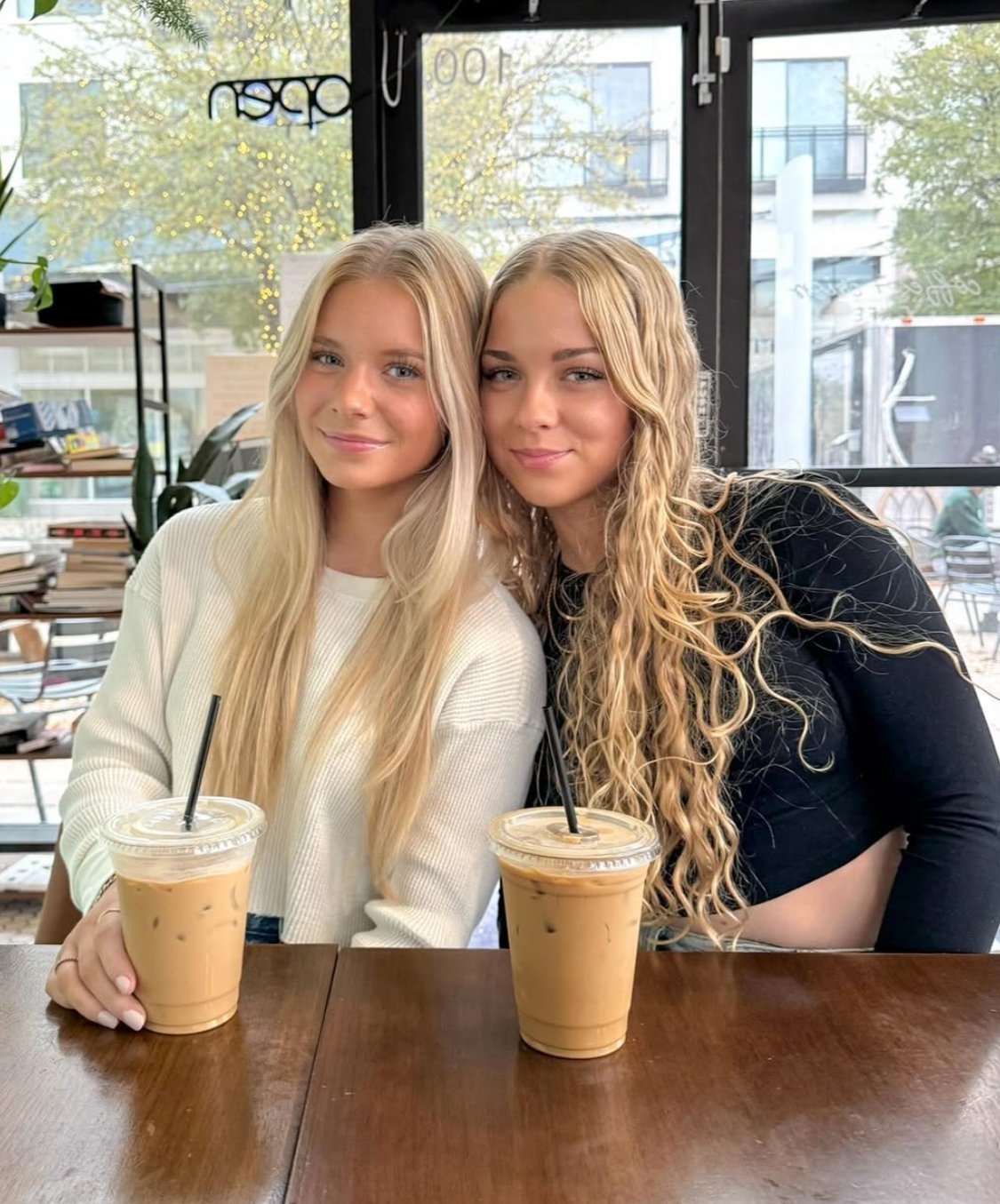 Kennedy & Lydia, The Perfect Threesome #9qZ41aMg